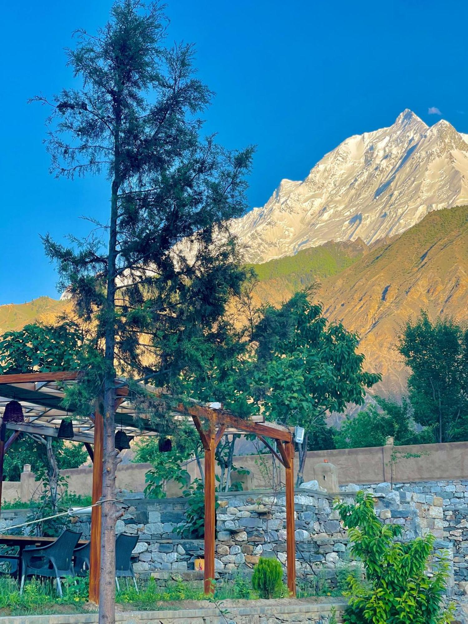 Dumani Nagar Hotel & Resort Karimabad  Екстер'єр фото