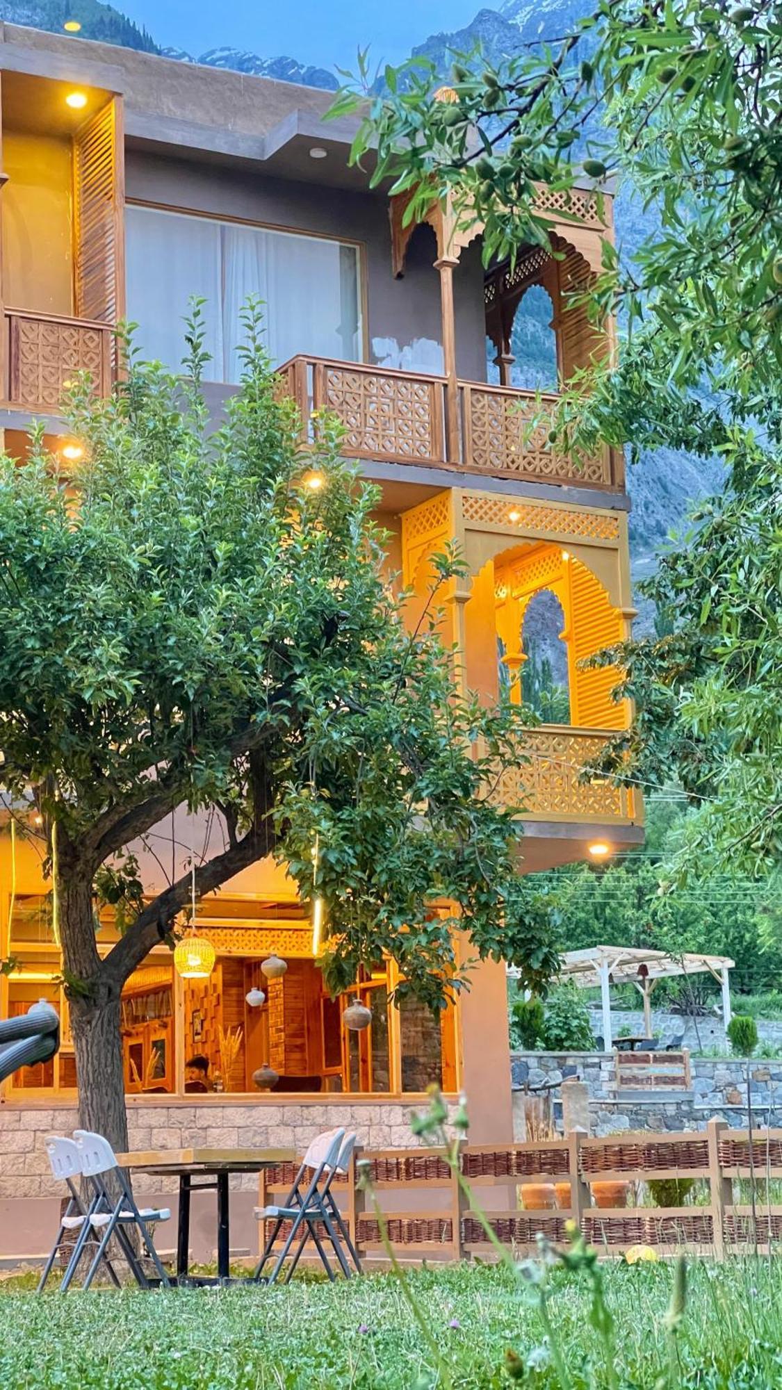 Dumani Nagar Hotel & Resort Karimabad  Екстер'єр фото