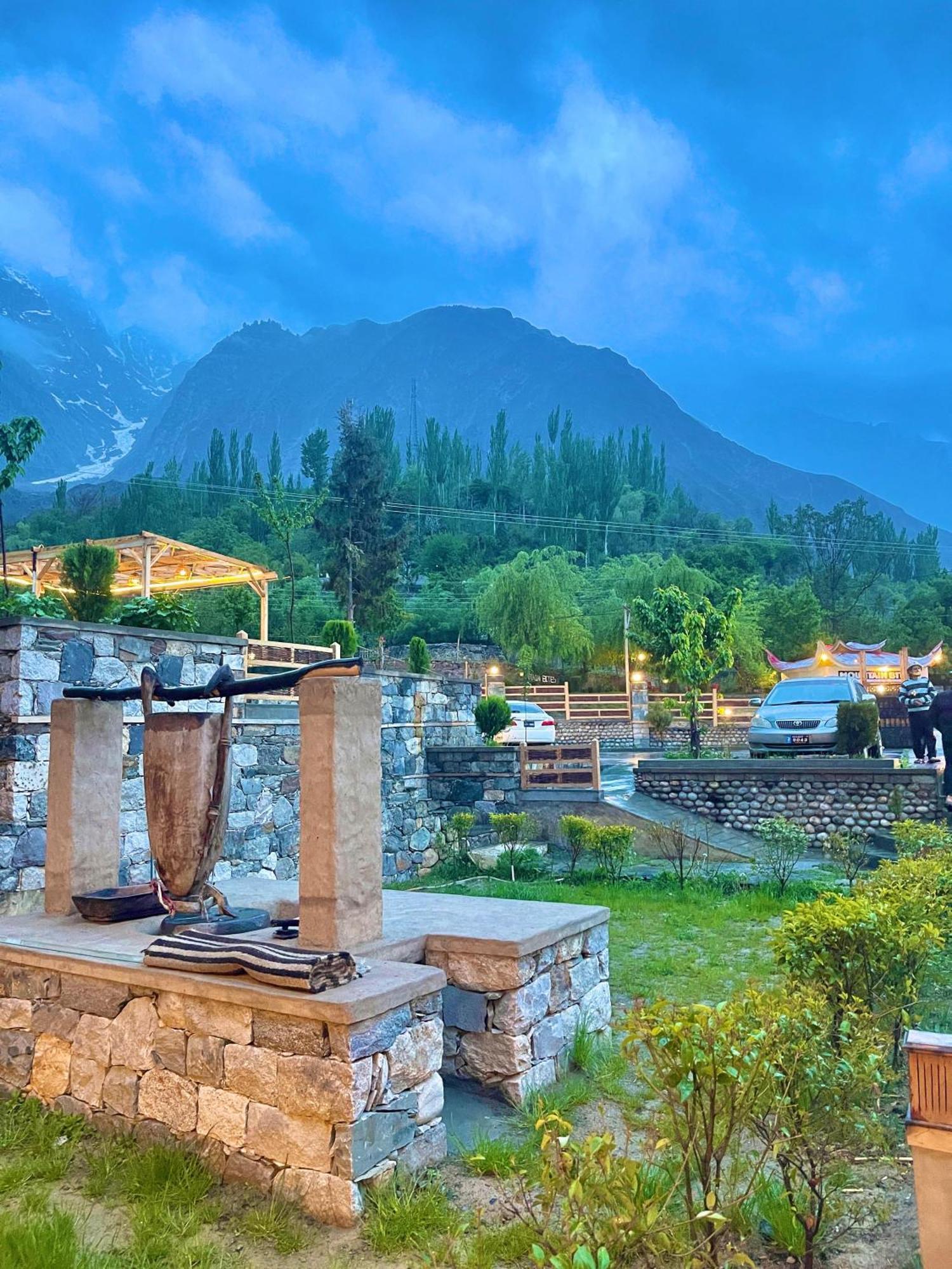 Dumani Nagar Hotel & Resort Karimabad  Екстер'єр фото