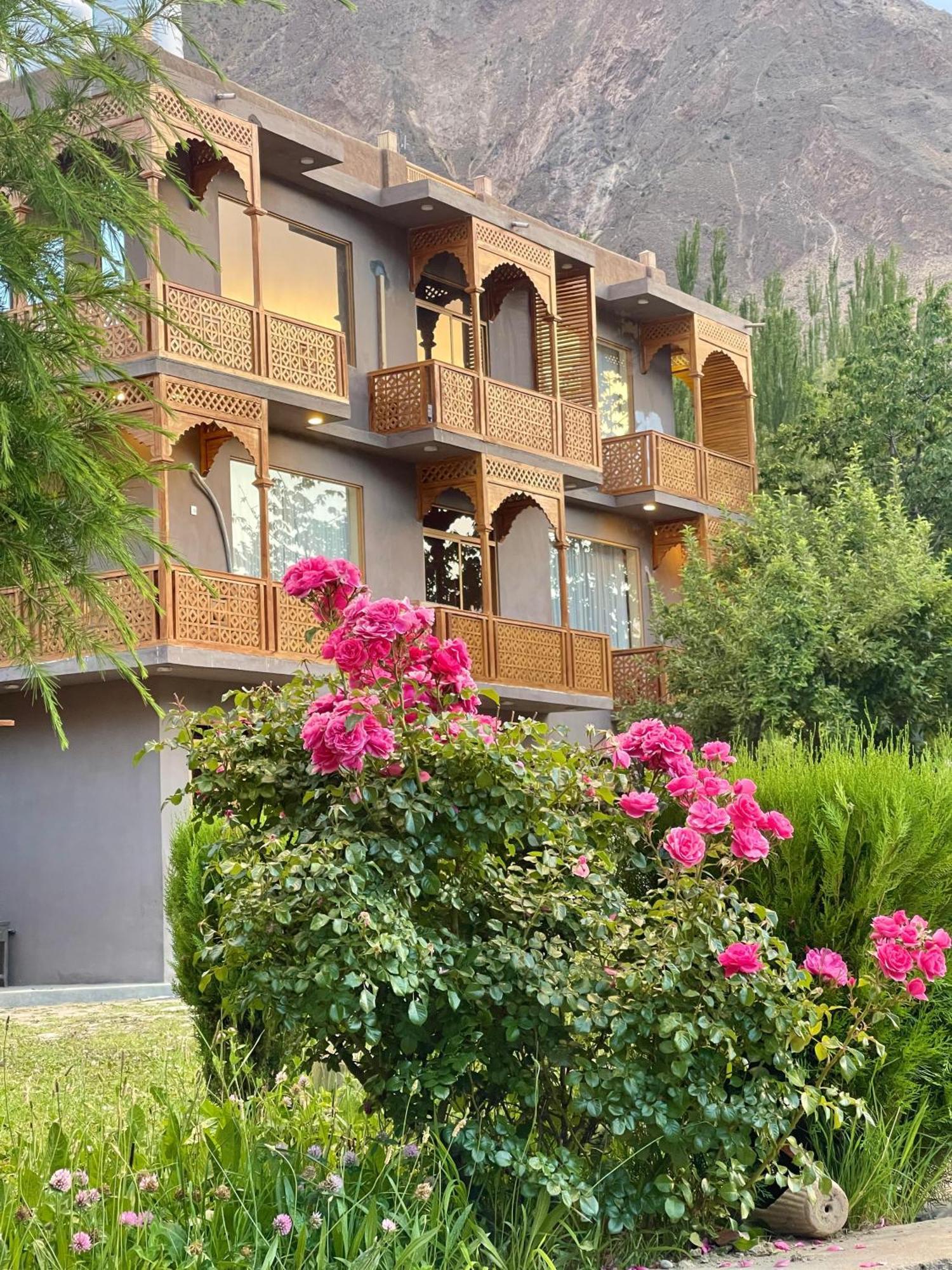 Dumani Nagar Hotel & Resort Karimabad  Екстер'єр фото