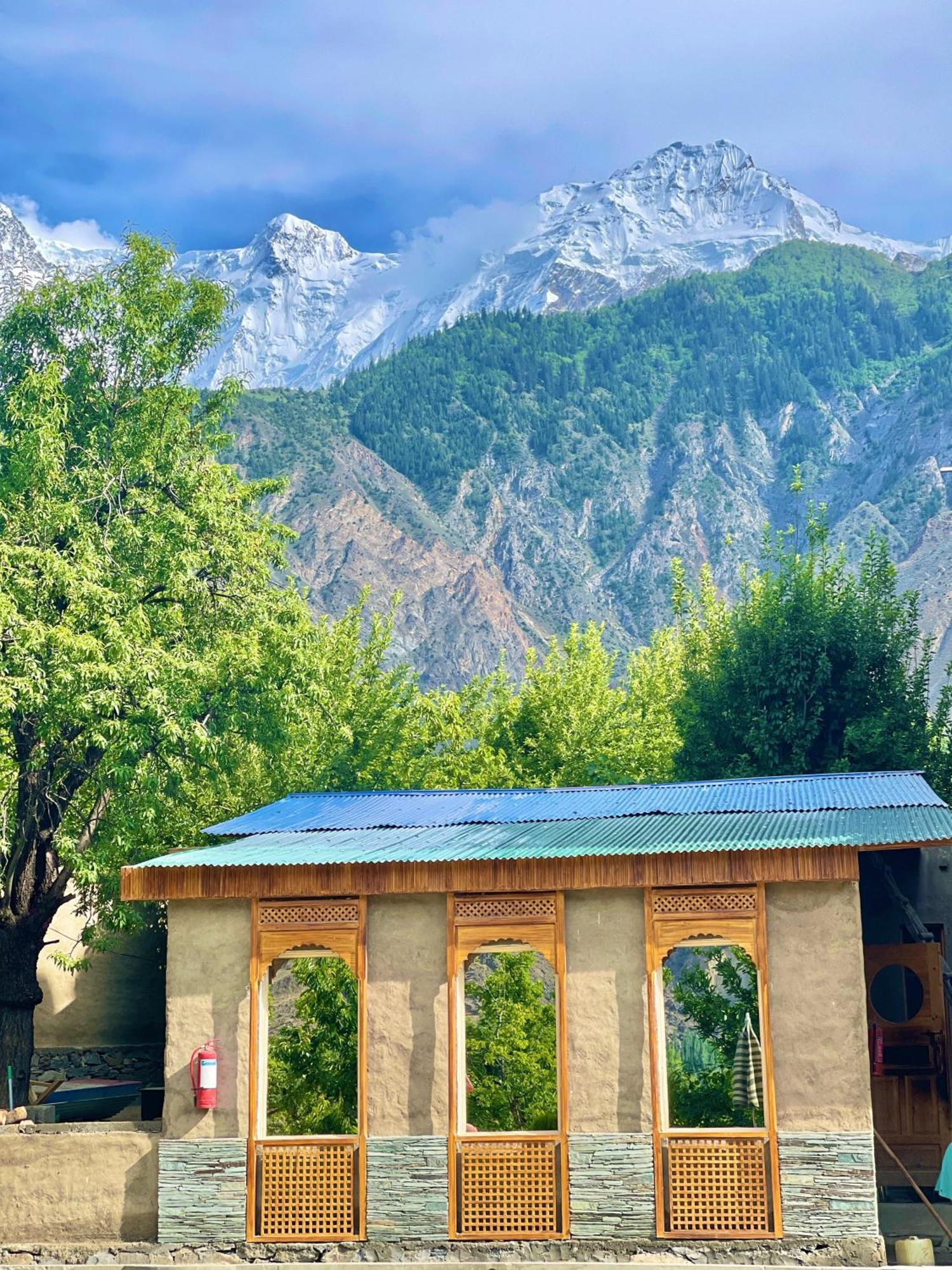 Dumani Nagar Hotel & Resort Karimabad  Екстер'єр фото